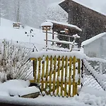 Bright, Sunny On The Farm Appartement
